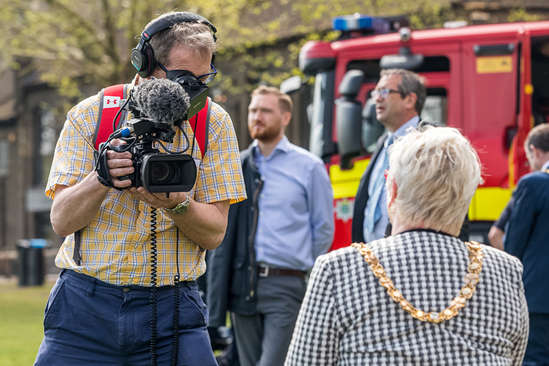 AKW 800 filming the Mayor of Cambridge